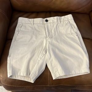 Everlane - 7" Slim Fit Performance Chino Short - Stone - Size 28